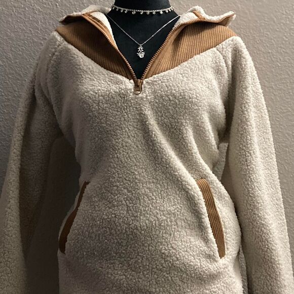 Women's Cream and Tan Fleece - Picture 1 of 2